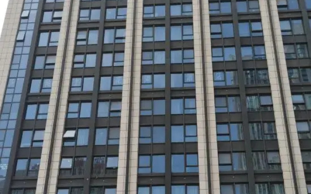 Moshanghuahuashui Intelligent Hotel (Baolong Square Branch)