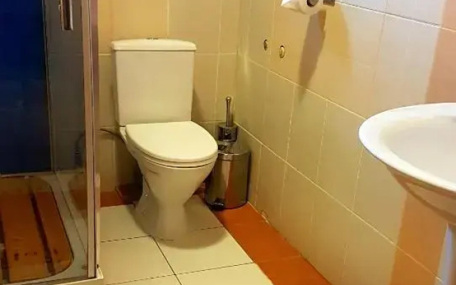 Parallel Hotel
