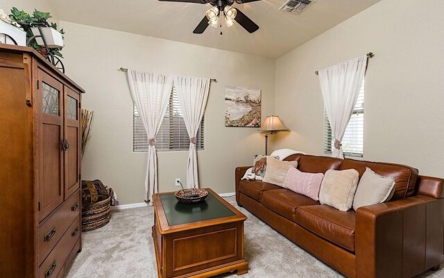 Farmhouse Surprise - 3 Bedroom by Casago