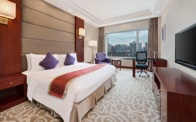 Crowne Plaza Hotel Shanghai, an IHG Hotel