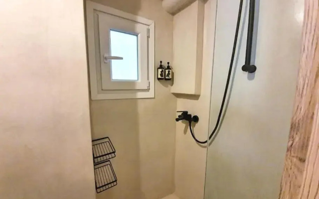 Cute Suite Apt., close to metro and highway