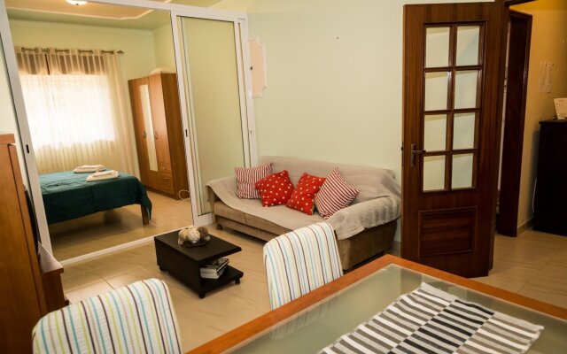 A10 - Windmill Park 1 Bed With Pool