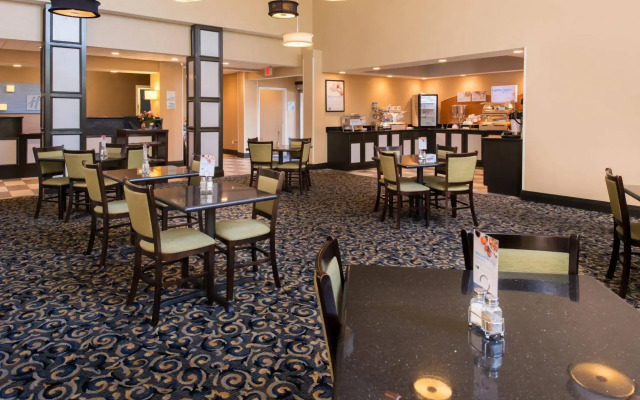 Holiday Inn Express & Suites Bucyrus by IHG
