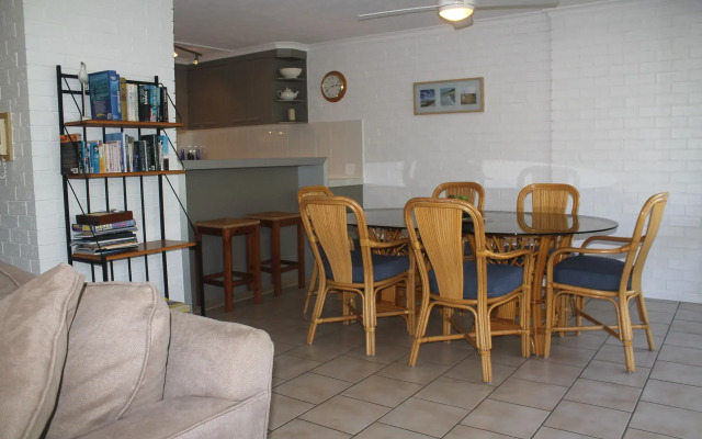 84 The Spit Holiday Apartments