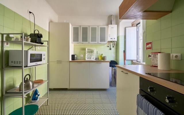 Elegant Riverview Apartment in Historical Lisbon
