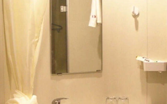 Junqiang Shangwu Hotel