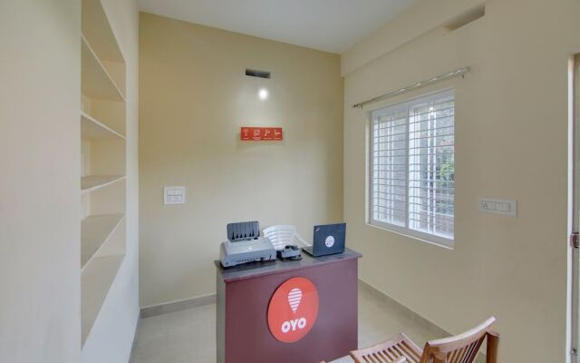 OYO 26718 The Mayura Residency