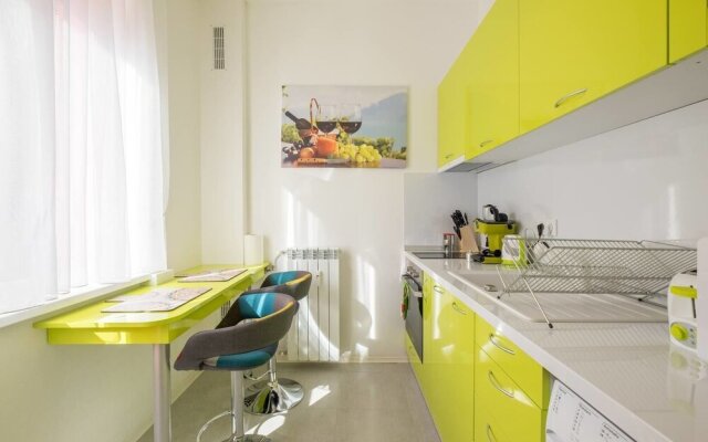 POP UP - Colourful One Bedroom Flat - TOP CENTER