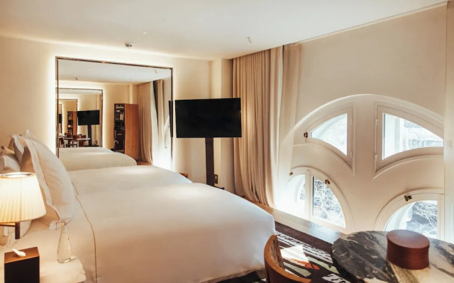 Sax Paris, LXR Hotels & Resorts