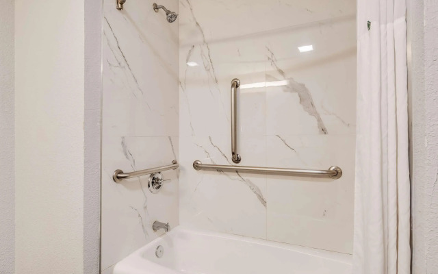 SureStay Plus by Best Western Benbrook Fort Worth
