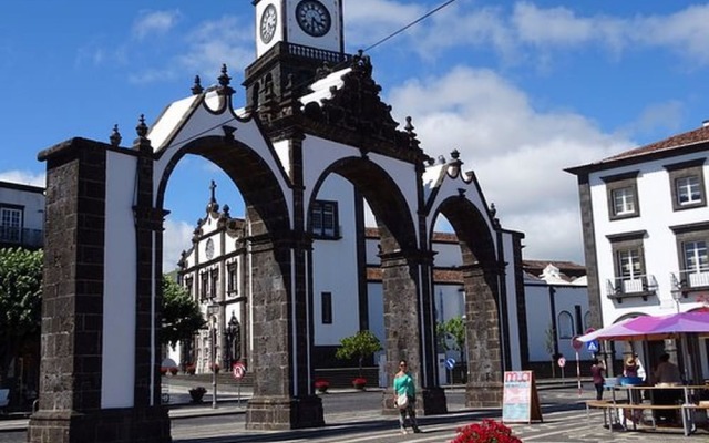 Home Azores - Calheta Suites Downtown
