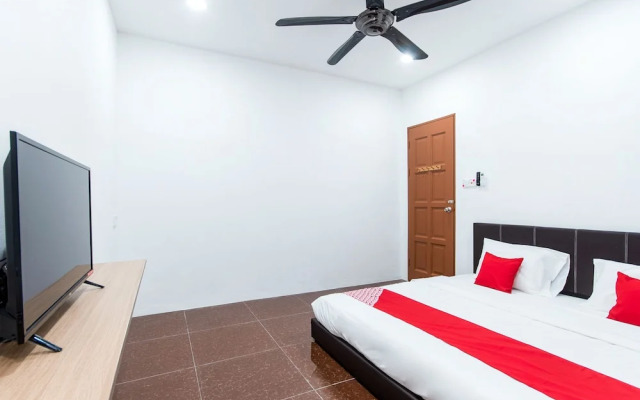 Weng Bee Guest House by OYO Rooms