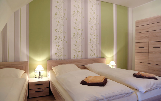 Pension Gasthof und Hotel Roter Hirsch