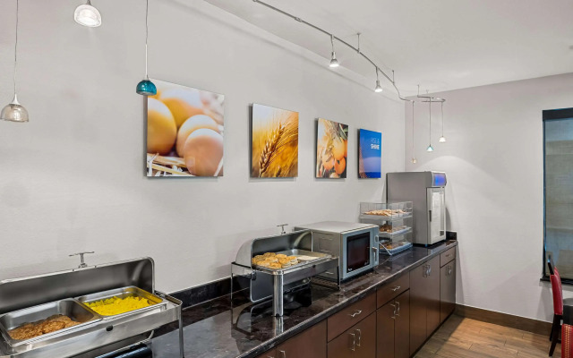 Comfort Suites Lindale - Tyler North