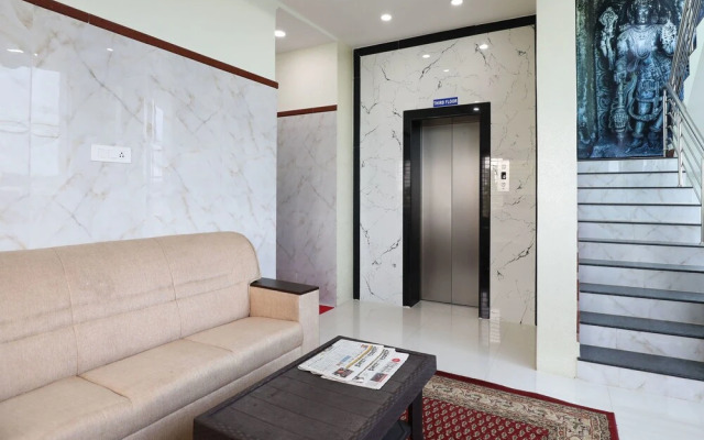 OYO 16537 Guru Comforts