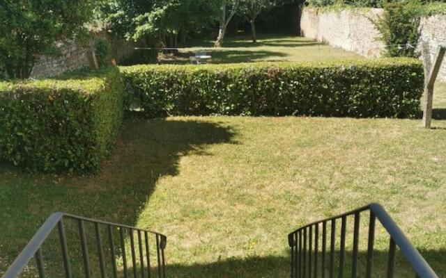 BEAU studio avec jardin proche gare /centre ville