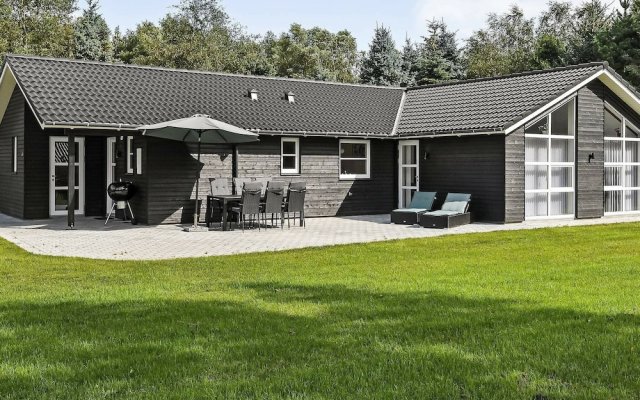 8 Person Holiday Home in Oksbøl