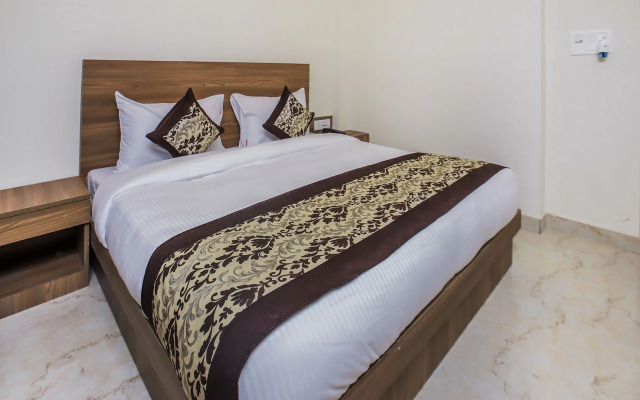 OYO 22235 Mint Residency