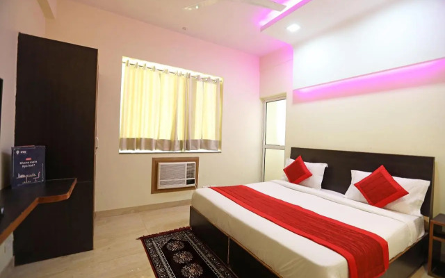 OYO 10889 Hotel Green Residency