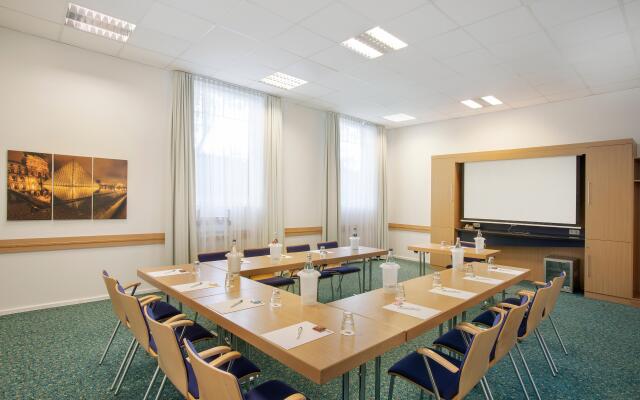 Holiday Inn Express Frankfurt Airport by IHG