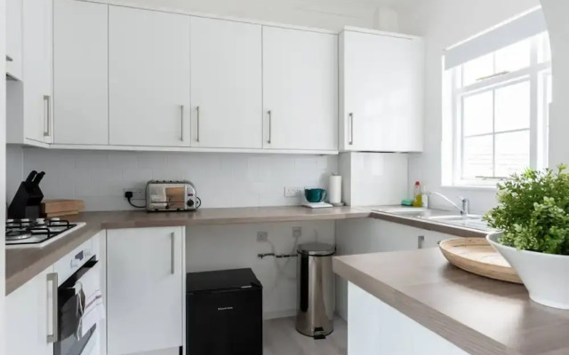 Modern 1 Bed Apartment Minutes From Brighton Beach