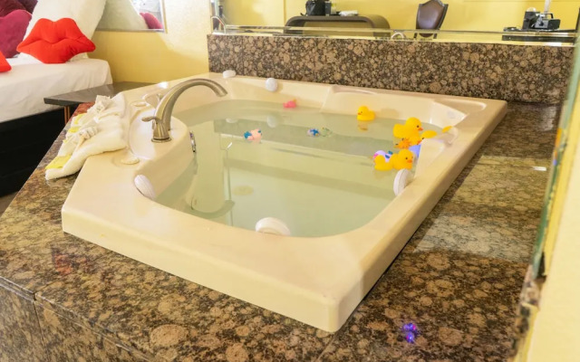 Luxe Inn and Suites