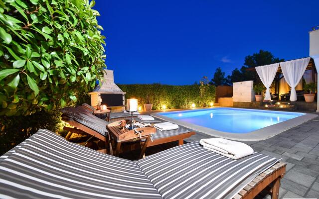 Monty in Pridraga with 3 bedrooms and 1 bathrooms