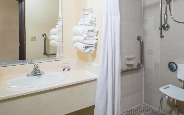 Sunset Inn & Suites - Lincoln Airport