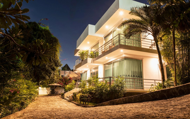 Casa Aakal Lagoon Front