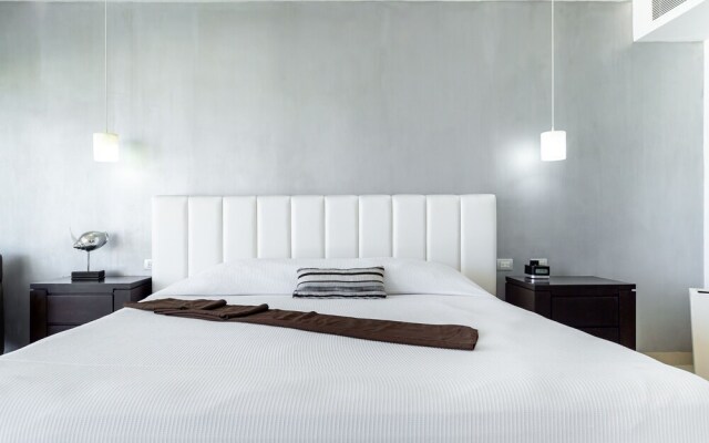 Casa Miramar 2 Bedroom Condo by Redawning