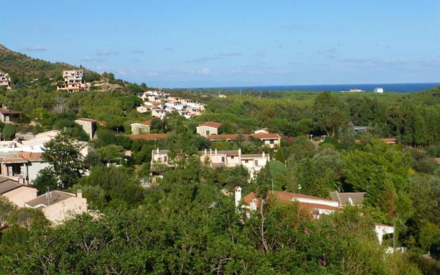 Graziosa casa immersa nel verde