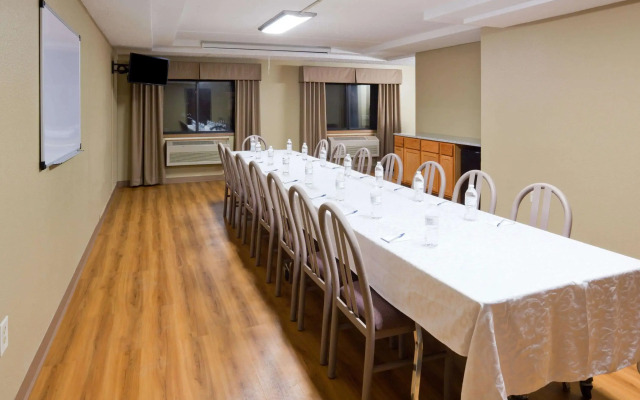 AmericInn by Wyndham Plover Stevens Point