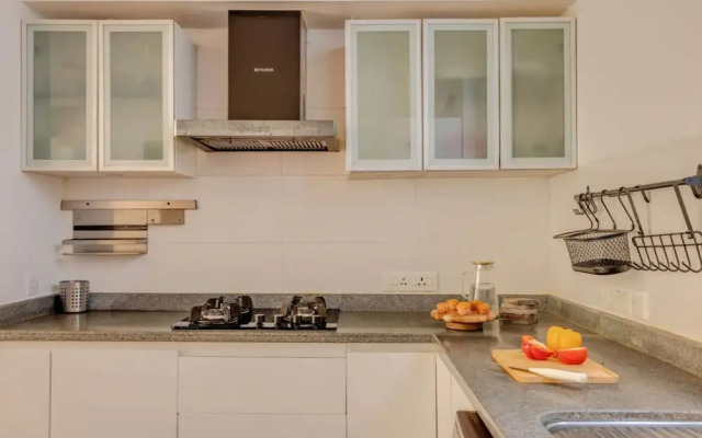 Stylish 2BR w Pool Near Candolim and Coco Beach