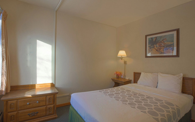 Love Hotels Silver Street by OYO at Hurley WI