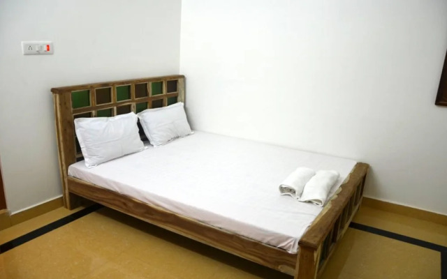 Gajanand Guest House