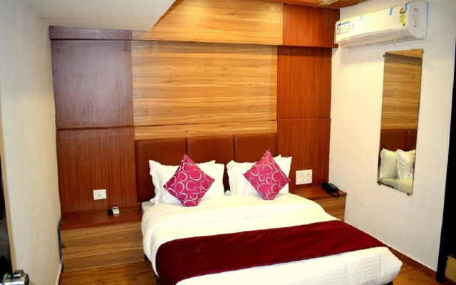Hotel Palak Palace