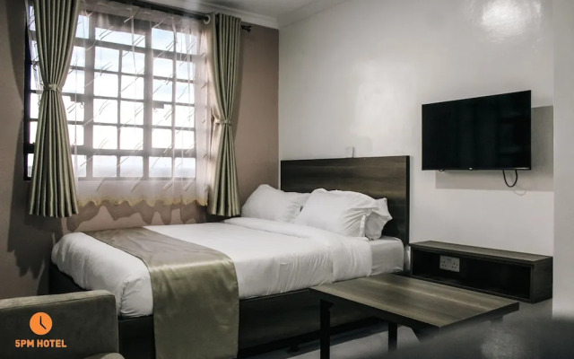 5 PM Hotel