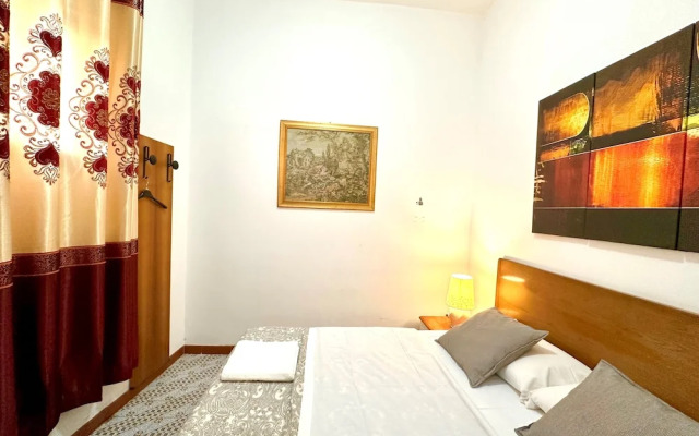 4 Bed-sleeps 8-central Rome-5 Min to Colosseum