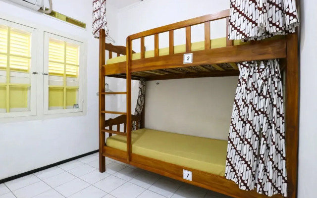 Rumah Larasati - Hostel