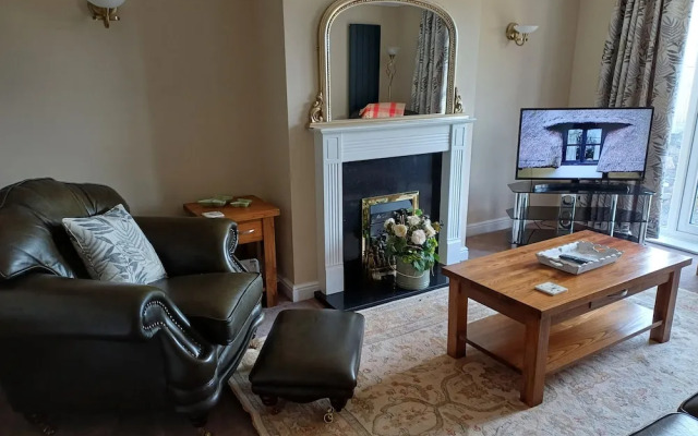 3-bed Bungalow Near Conwy Valley Close to Castle