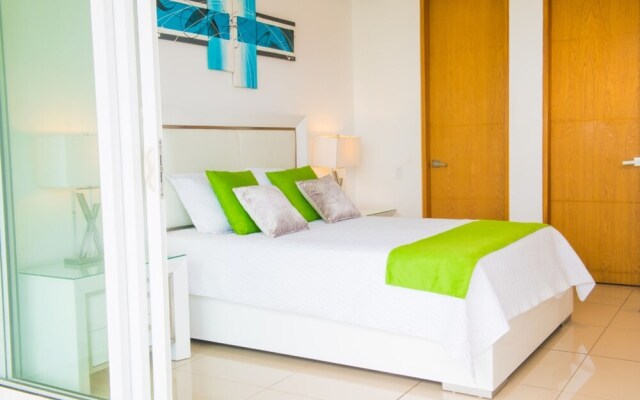 Luxurious Oceanfront Apartment