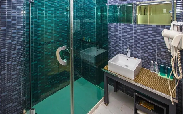 Atour Hotel Dalian Zhongshan Plaza