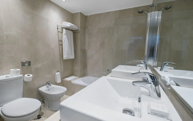 Topazio Vibe Beach Hotel & Apartments - Adults Friendly