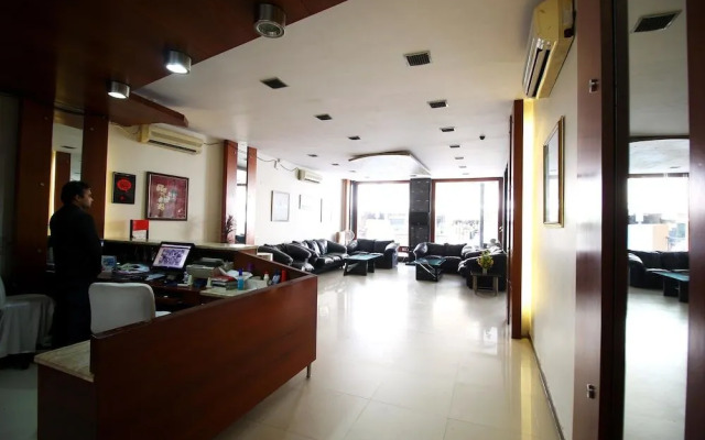 OYO 900 Marshall The Grand Hotel