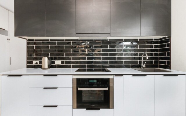 Bright 2 Bedroom Apartment in Burleigh Beach
