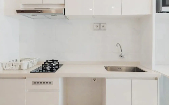 Nice and Elegant 2BR at Sky House BSD Apartment