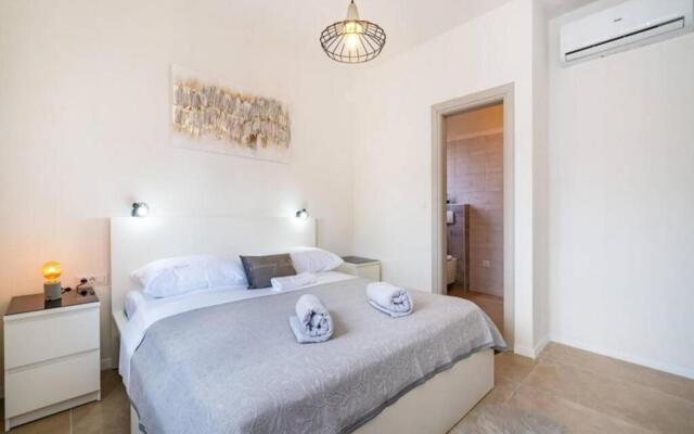 Poolincluded Villa Danijela