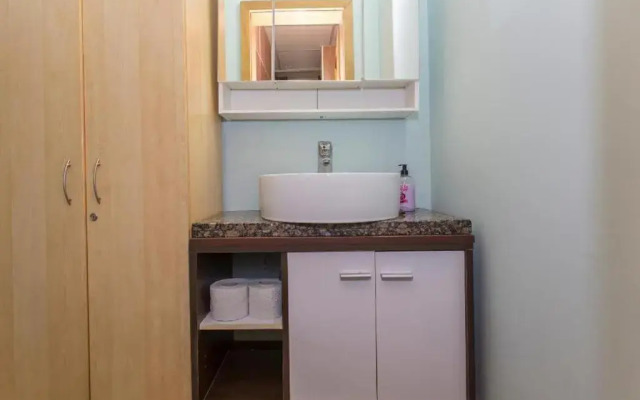 Top Center Apartment 4