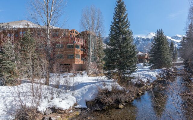 Ice House Suites and Condominiums