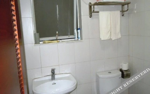 Longqiang Hostel (Nanshan)